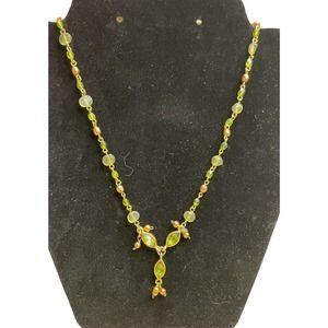 Vintage green faceted beaded necklace preowned in good condition Estate Find